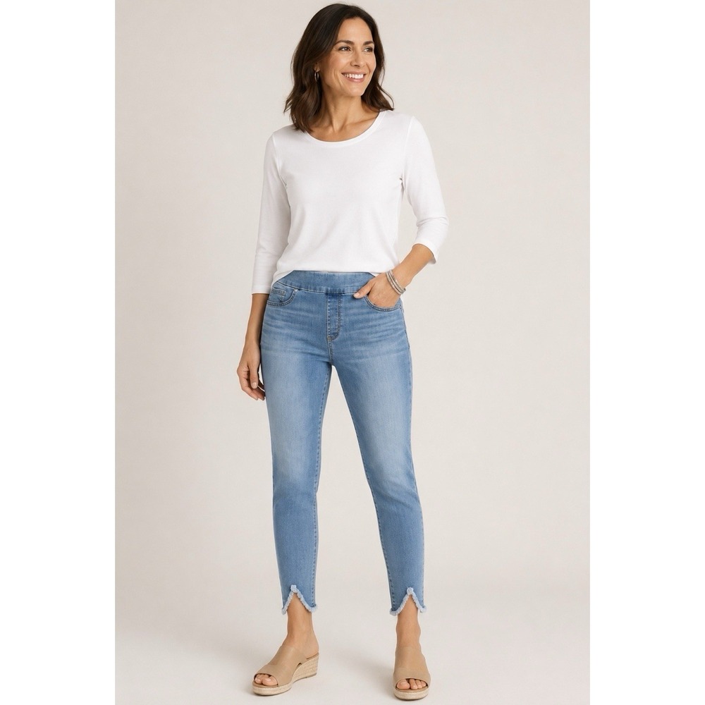 NEW! Chicos Pull On Jegging Ankle Denim Jeans Tulip Frayed Hem Stretch Blue SZ 6